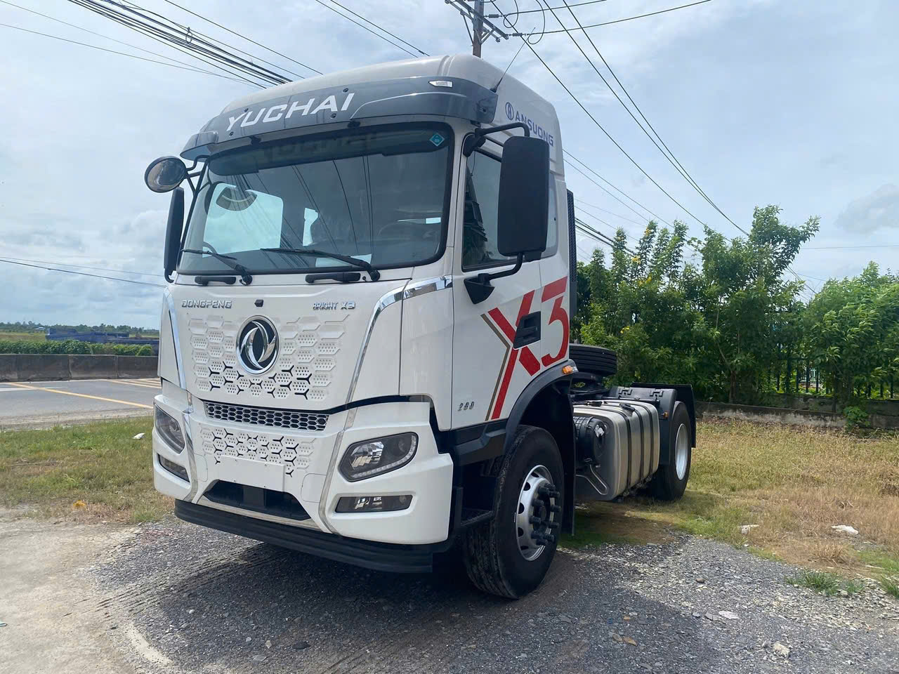 XE ĐẦU KÉO DONGFENG X3 290HP